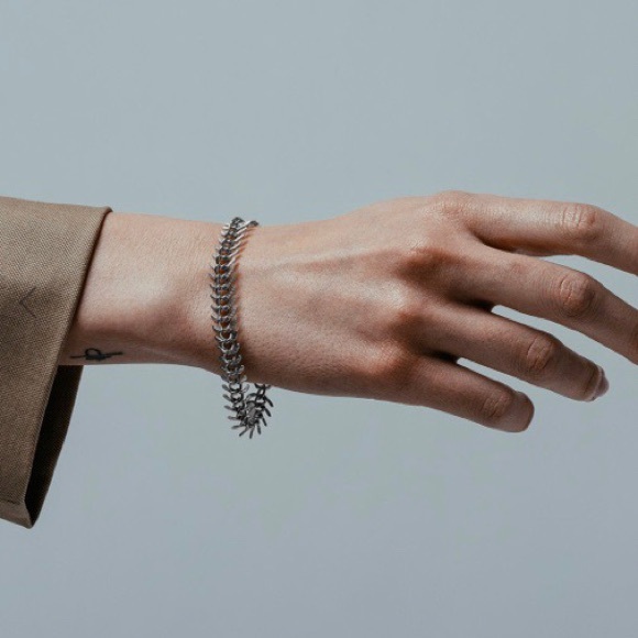 Fishbone unisex bracelet 😍 brand new in box - Picture 2 of 2